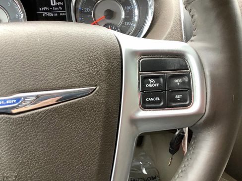 Used 2012 Chrysler Town & Country Limited image 49