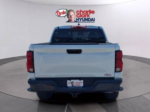 Used 2024 Chevrolet Colorado Z71 w/ Z71 Convenience Package 2 image 4
