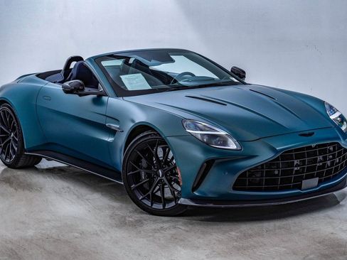 Used 2026 Aston Martin V8 Vantage Roadster image 3