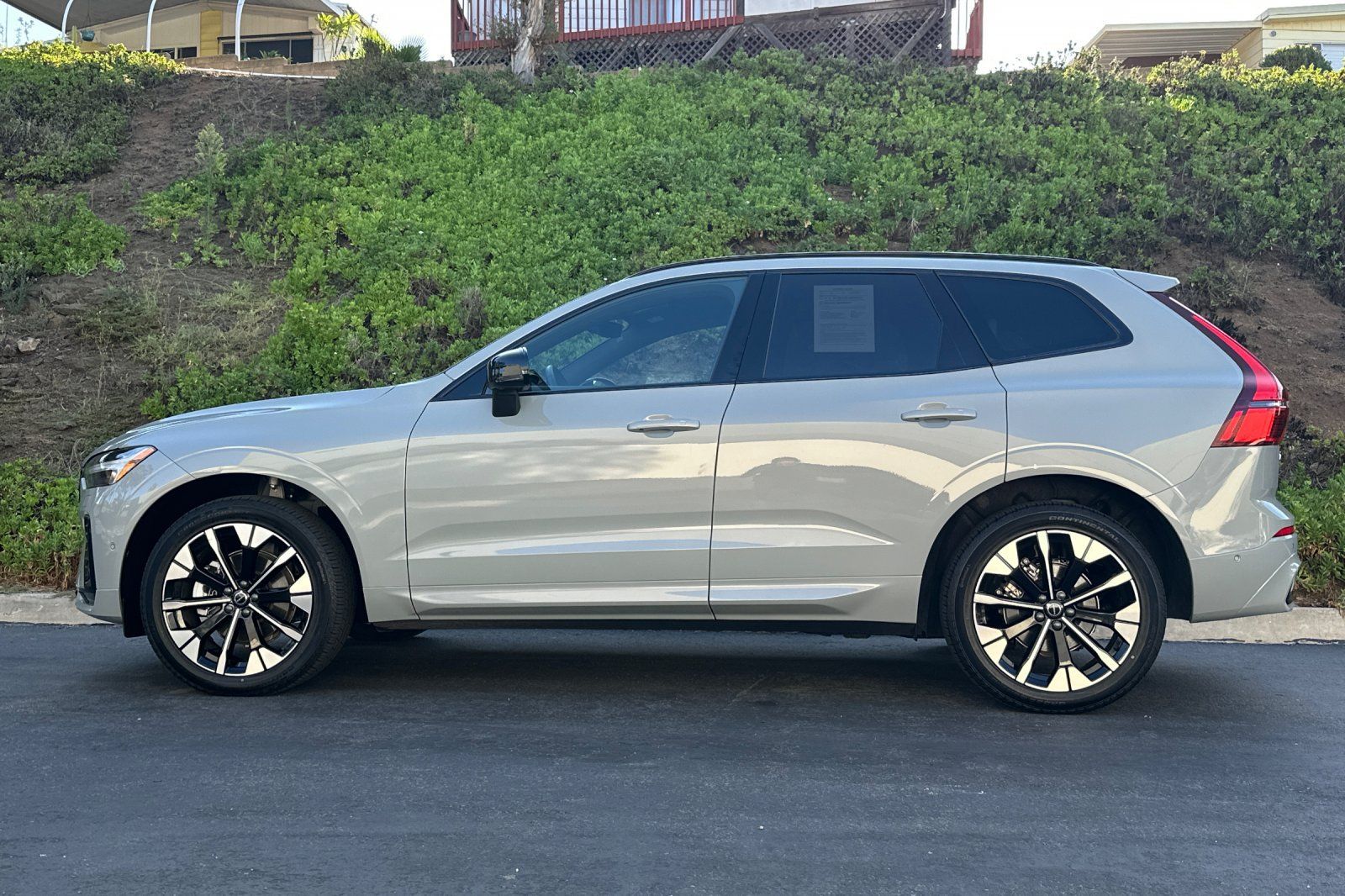 Certified 2026 Volvo XC60 B5 Plus AWD/4WD image 8