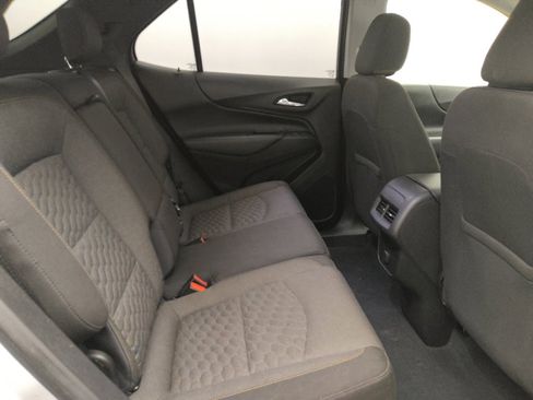 Used 2018 Chevrolet Equinox LT image 19