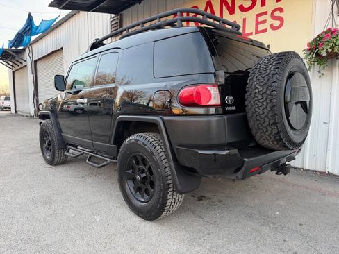 Used 2011 Toyota FJ Cruiser 4WD w/ Upgrade Pkg image 32