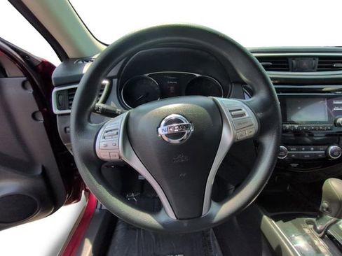 Used 2015 Nissan Rogue SV AWD/4WD image 18