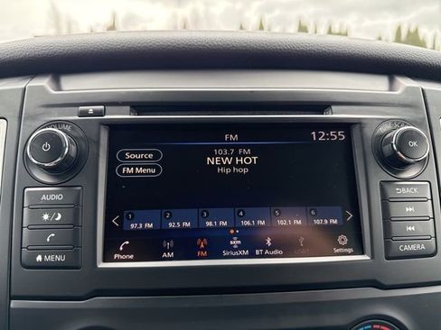 Used 2019 Nissan Titan S image 28