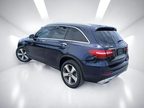Used 2018 Mercedes-Benz GLC 300 w/ Premium Package image 5
