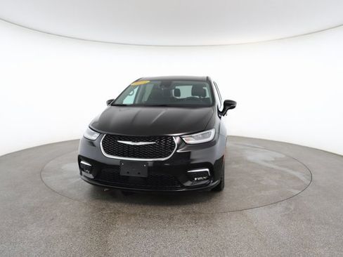 Used 2024 Chrysler Pacifica Touring-L image 31