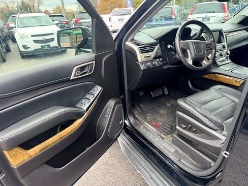 Used 2017 GMC Yukon Denali w/ Open Road Package image 9