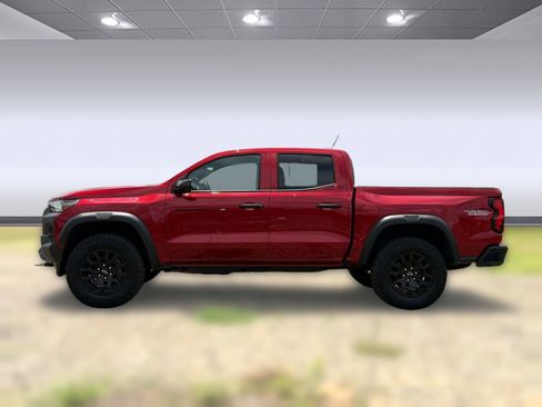 Used 2025 Chevrolet Colorado Trail Boss AWD/4WD image 2