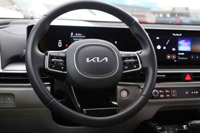 Used 2025 Kia Sorento S w/ Panoramic Sunroof Package FWD image 13