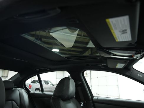 Used 2023 BMW 330e xDrive 330e xDrive image 19