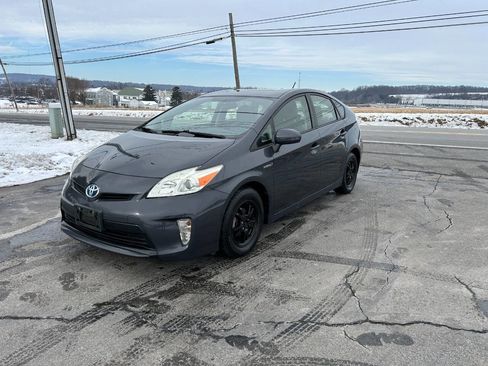 Used 2015 Toyota Prius Two image 5