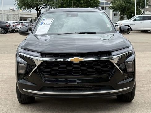 Certified 2025 Chevrolet Trax LT image 9