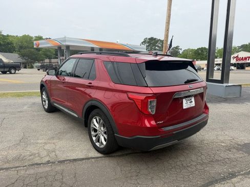 Used 2021 Ford Explorer XLT w/ Equipment Group 202A RWD image 8