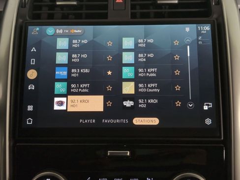 Certified 2025 Land Rover Discovery Dynamic SE image 21