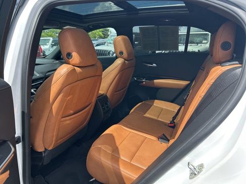 Used 2022 Cadillac XT4 Premium Luxury w/ Enhanced Visibility Package FWD image 31