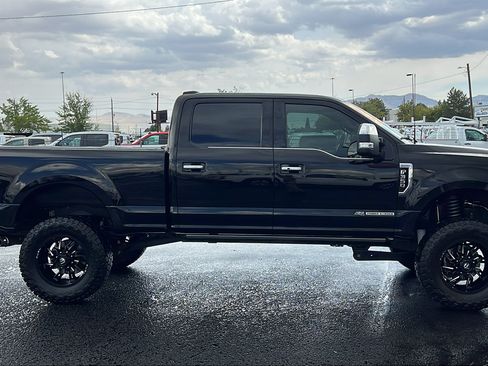 Used 2022 Ford F350 Platinum AWD/4WD image 4