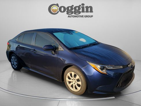 Used 2022 Toyota Corolla LE image 5