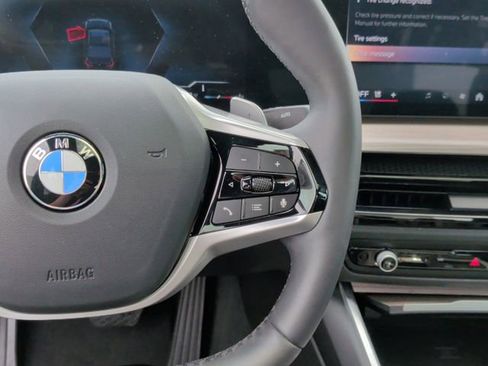 Used 2025 BMW 330i xDrive Sedan AWD/4WD image 17