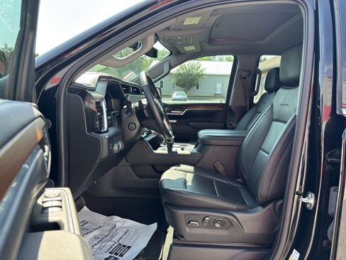 Used 2025 GMC Sierra 1500 Denali AWD/4WD image 12