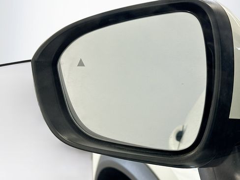 Used 2023 Nissan Rogue SL w/ SL Premium Package image 16