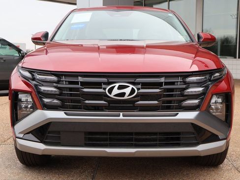 Certified 2025 Hyundai Tucson SE image 8