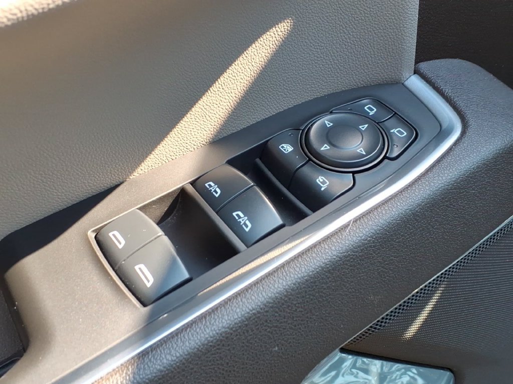 Used 2025 GMC Sierra 1500 SLT AWD/4WD image 24