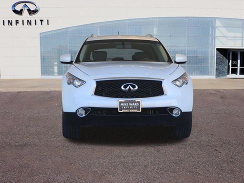 Used 2017 INFINITI QX70 AWD w/ Premium Package image 56