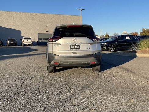 Used 2023 Nissan Rogue SV image 6