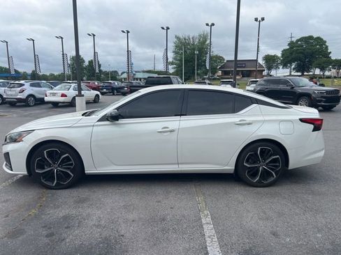 Used 2024 Nissan Altima 2.5 SR FWD image 7