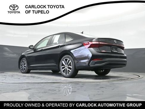 Used 2025 Volkswagen Jetta SE w/ Sunroof Package image 43