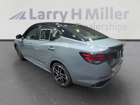 New 2025 Nissan Sentra SR image 3