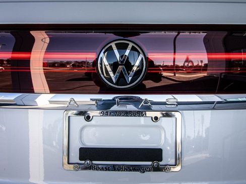 New 2026 Volkswagen Atlas Cross Sport SE image 15