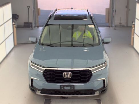 Used 2024 Honda Pilot Elite image 2