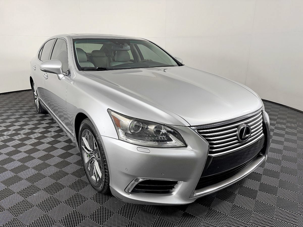 Used 2014 Lexus LS 460 w/ Comfort Package RWD image 5