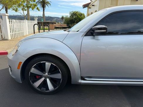 Used 2012 Volkswagen Beetle 2.0T FWD image 19