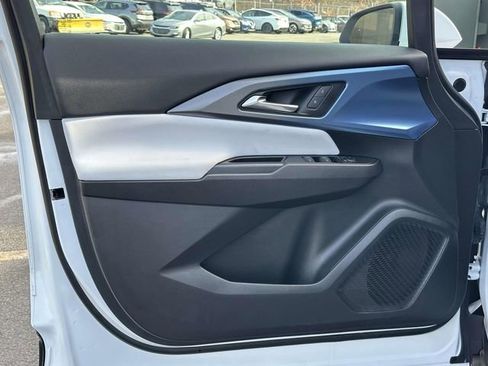 Used 2025 Chevrolet Equinox EV LT image 13