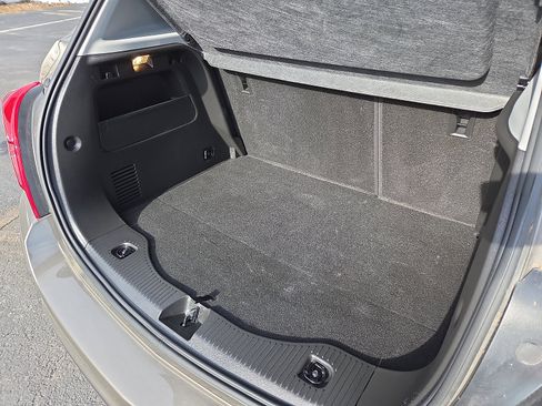 Used 2022 Chevrolet Trax LT w/ LT Convenience Package image 35