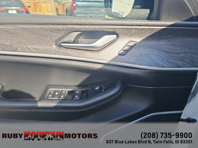 Used 2023 Jeep Grand Cherokee 4WD 4xe image 11