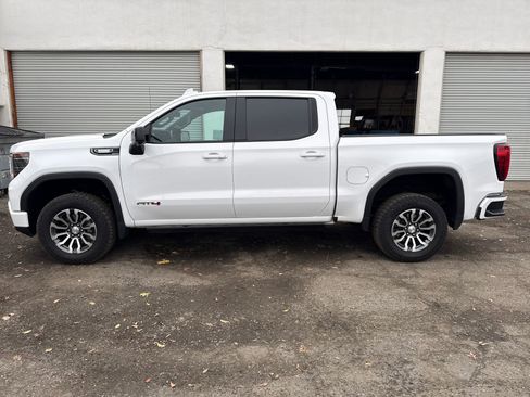 Used 2023 GMC Sierra 1500 AT4 w/ AT4 Preferred Package image 2