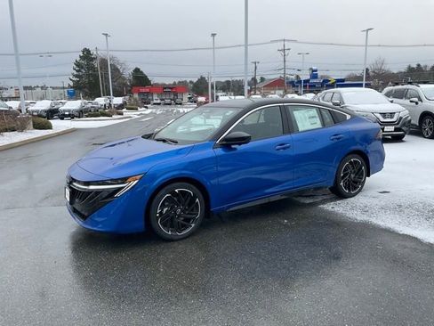 New 2026 Nissan Sentra SR w/ SR Premium Package FWD image 3