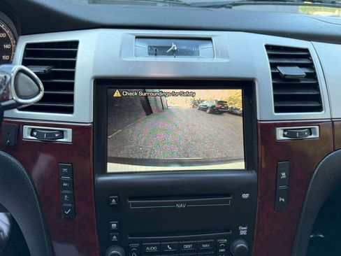 Used 2009 Cadillac Escalade AWD image 23