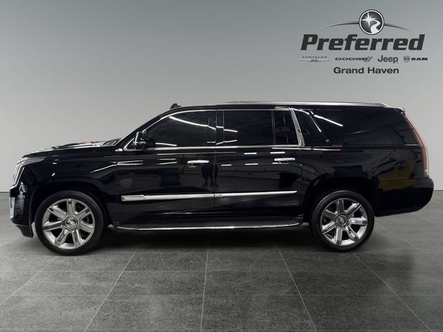 Used 2018 Cadillac Escalade ESV Luxury AWD/4WD image 10