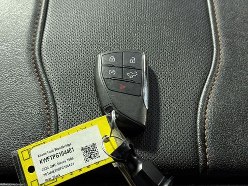 Used 2023 GMC Sierra 1500 AT4 w/ AT4 Premium Package AWD/4WD image 36