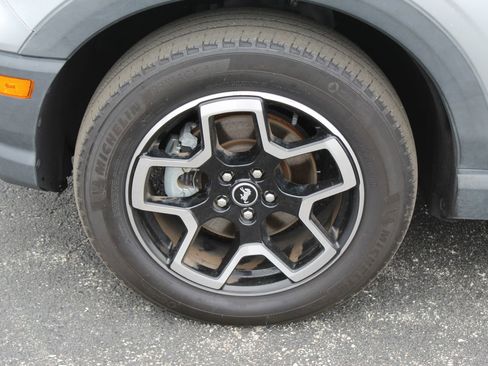 Used 2021 Ford Bronco Sport Big Bend w/ Big Bend Package AWD/4WD image 2