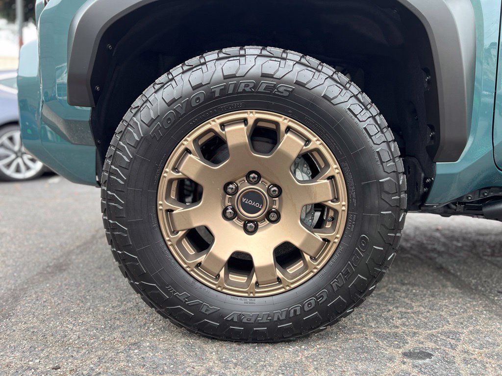Certified 2025 Toyota 4Runner TRD Off-Road AWD/4WD image 9