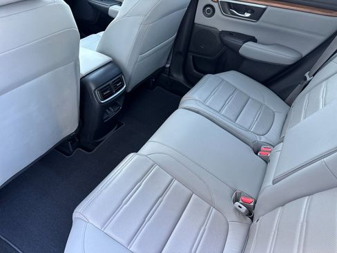 Used 2019 Honda CR-V Touring image 12