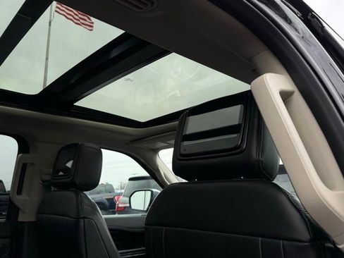 Certified 2019 Ford Expedition Platinum image 19