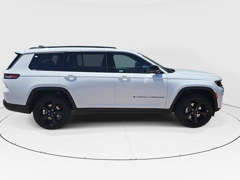 New 2026 Jeep Grand Cherokee L Limited AWD/4WD image 2