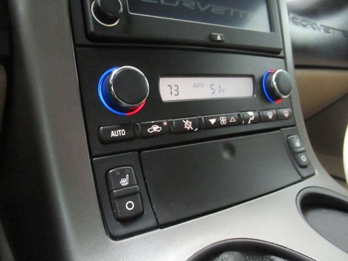 Used 2006 Chevrolet Corvette Convertible w/ Preferred Equipment Group RWD image 16