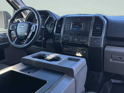 Used 2017 Ford F150 XLT AWD/4WD image 28